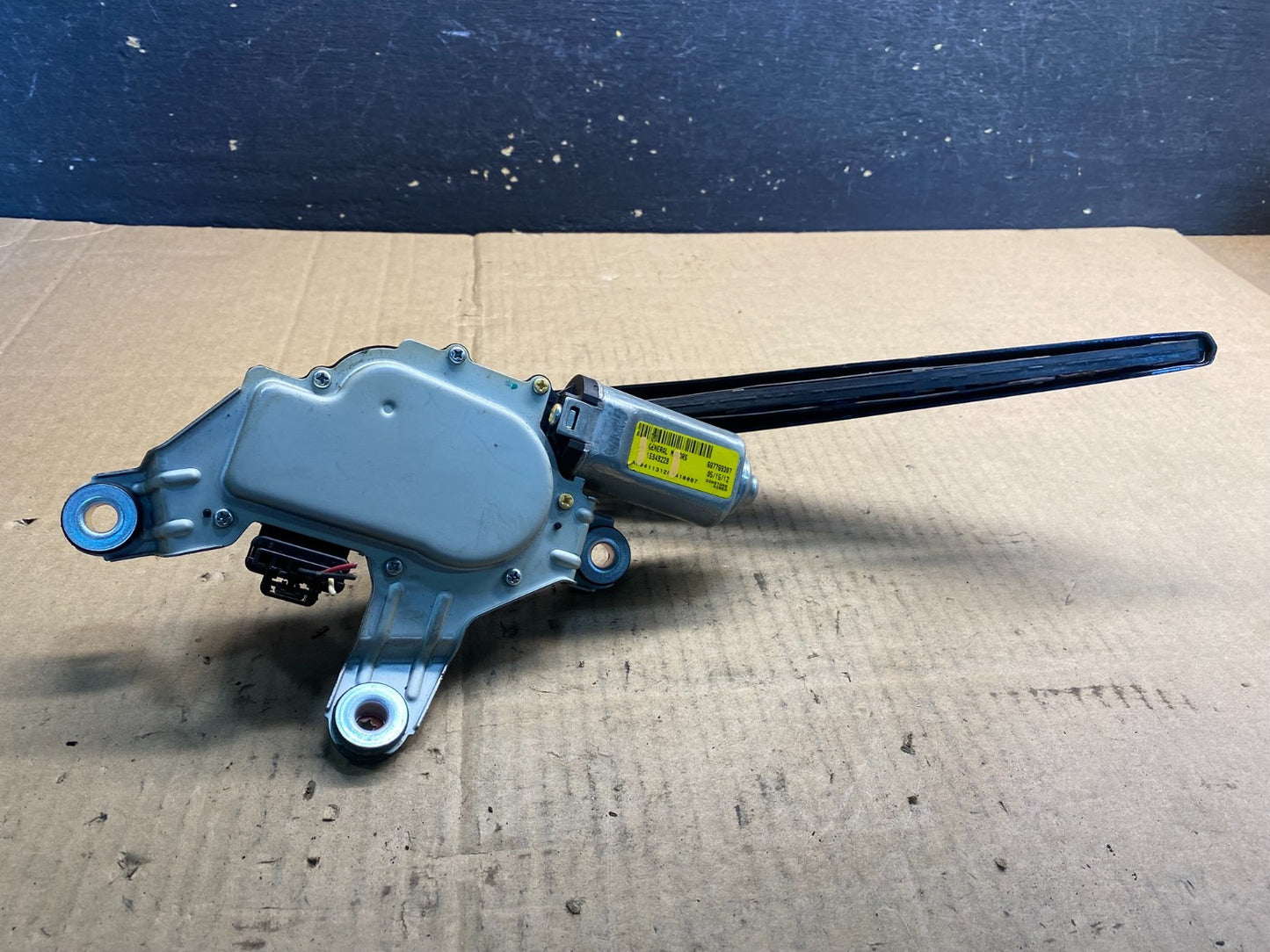 2010 to 2016 Cadillac SRX Rear Windshield Washer Wiper Motor AA7737 DG5