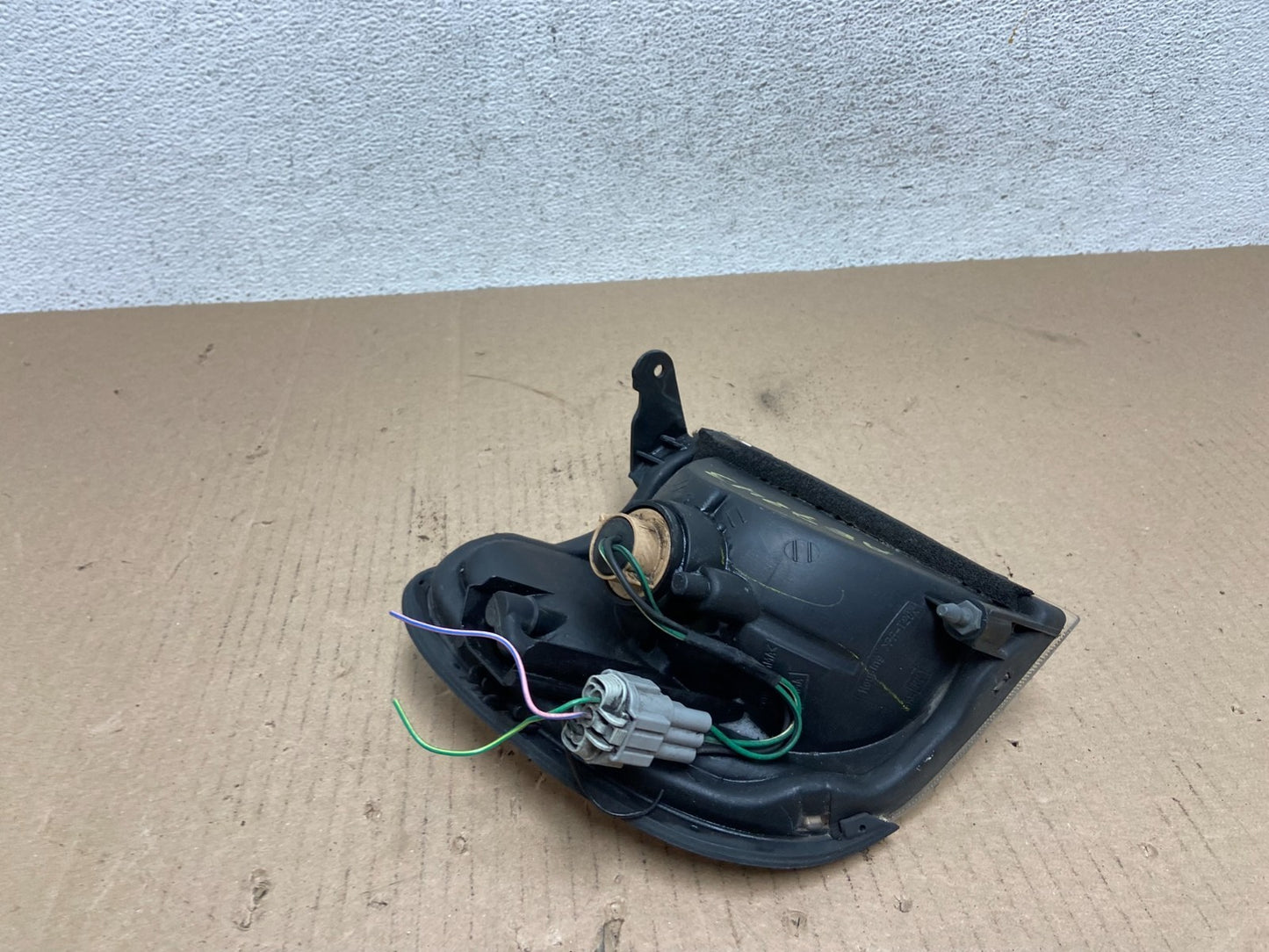 1999-2004 Nissan Pathfinder Front Left Driver Turn Signal AE7243 DW5