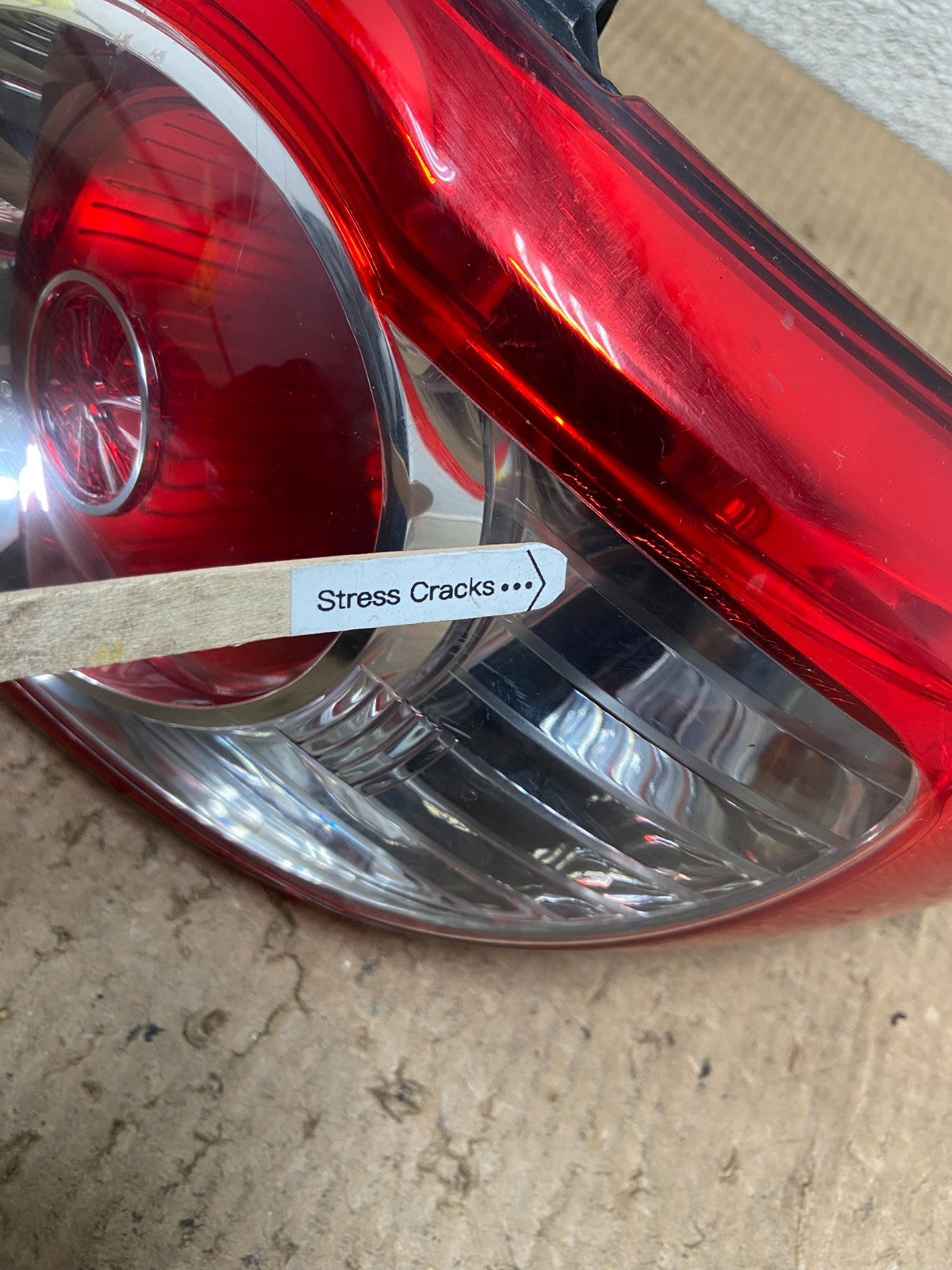 2010 to 2012 Hyundai Santa Fe Right Passenger RH Tail Light OEM AA8332 LK4