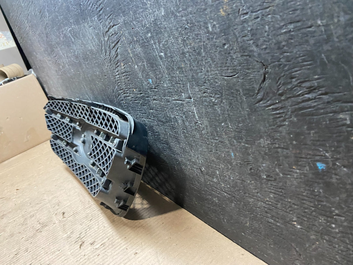 2007 to 2011 Kia Rondo Front Upper Grill Grille i3594 PS7