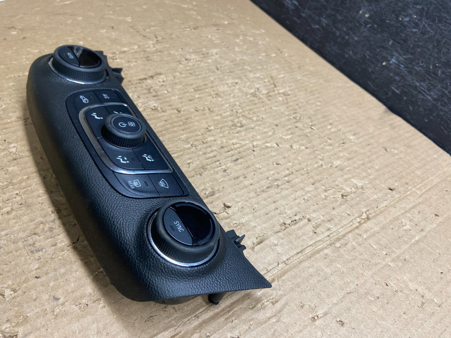 2014 to 2017 Chevrolet Impala Center Climate Control A/C Heater af1666 DG2