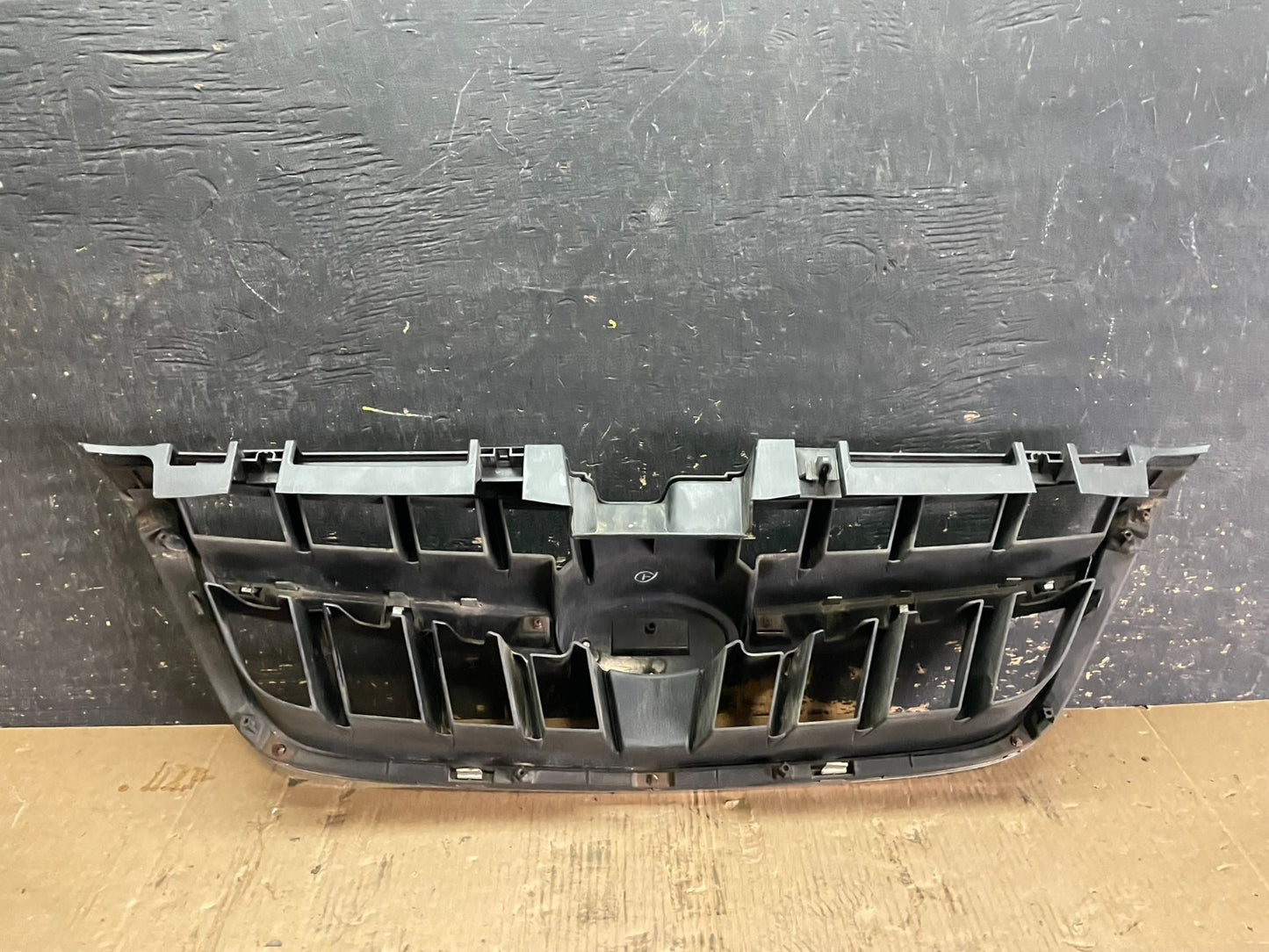 2008 to 2009 Subaru Legacy Front Upper Grille Grill OEM Z5919 DG5