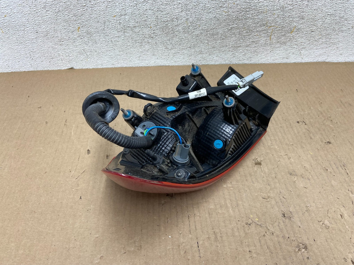2016 - 2020 Chevrolet Malibu Left Driver LH Side Tail Light AH5861 LK4