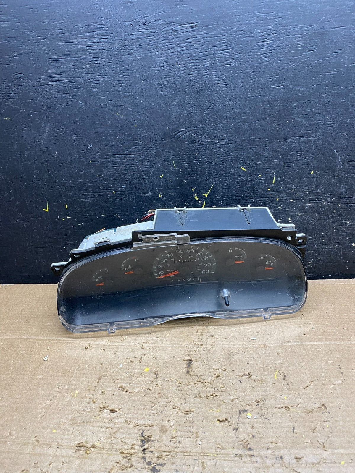 2001 - 2002 Ford Econoline E250 E350 Van Speedometer Instrument Cluster x1395 DG0