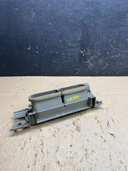 1997 to 1999 Cadillac Deville Front Center Dash A/C Air Vent U5359 DG4