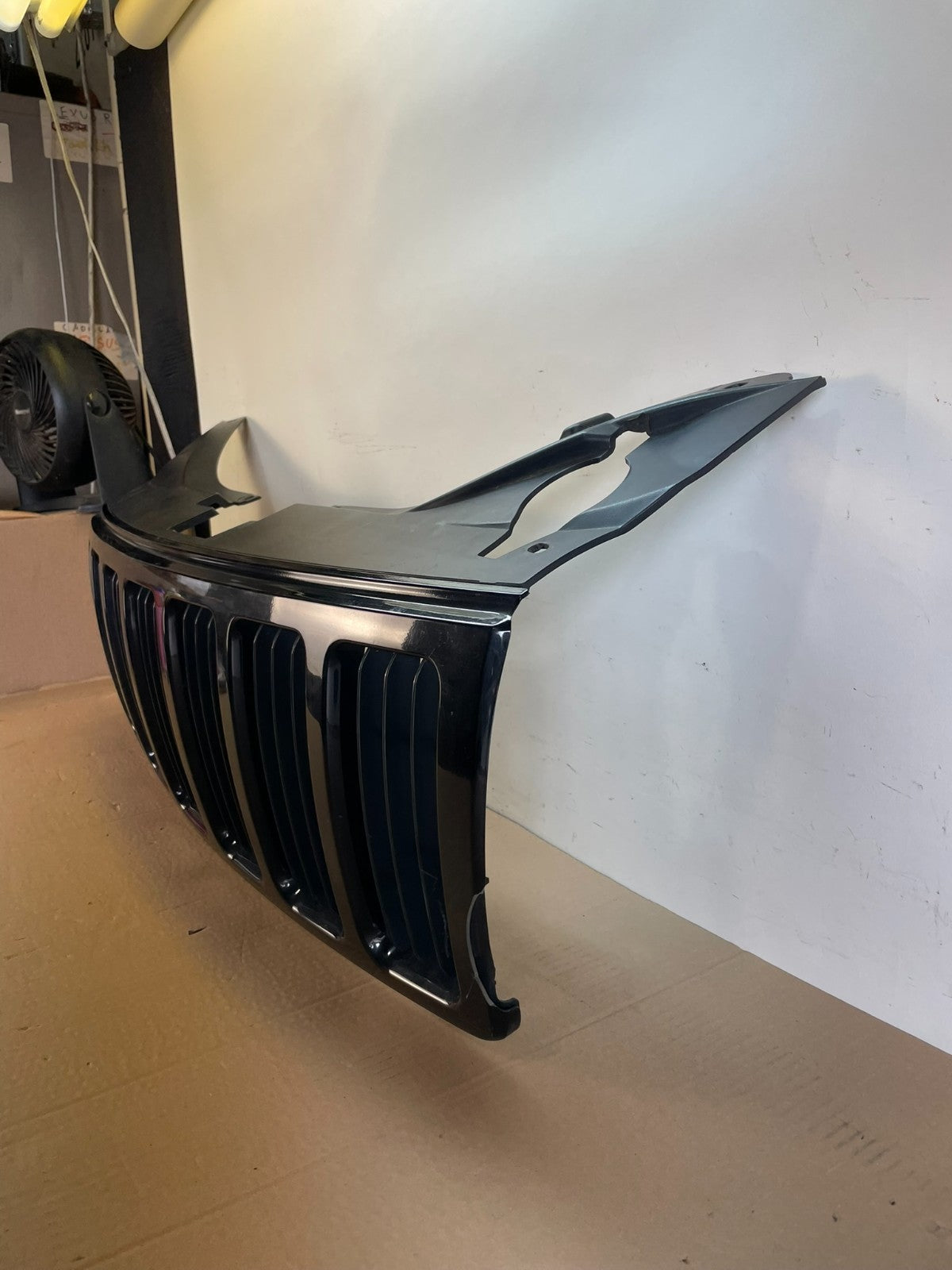 2005 2006 2007 Jeep Grand Cherokee Front Upper Grill Grille ah6470 DG1