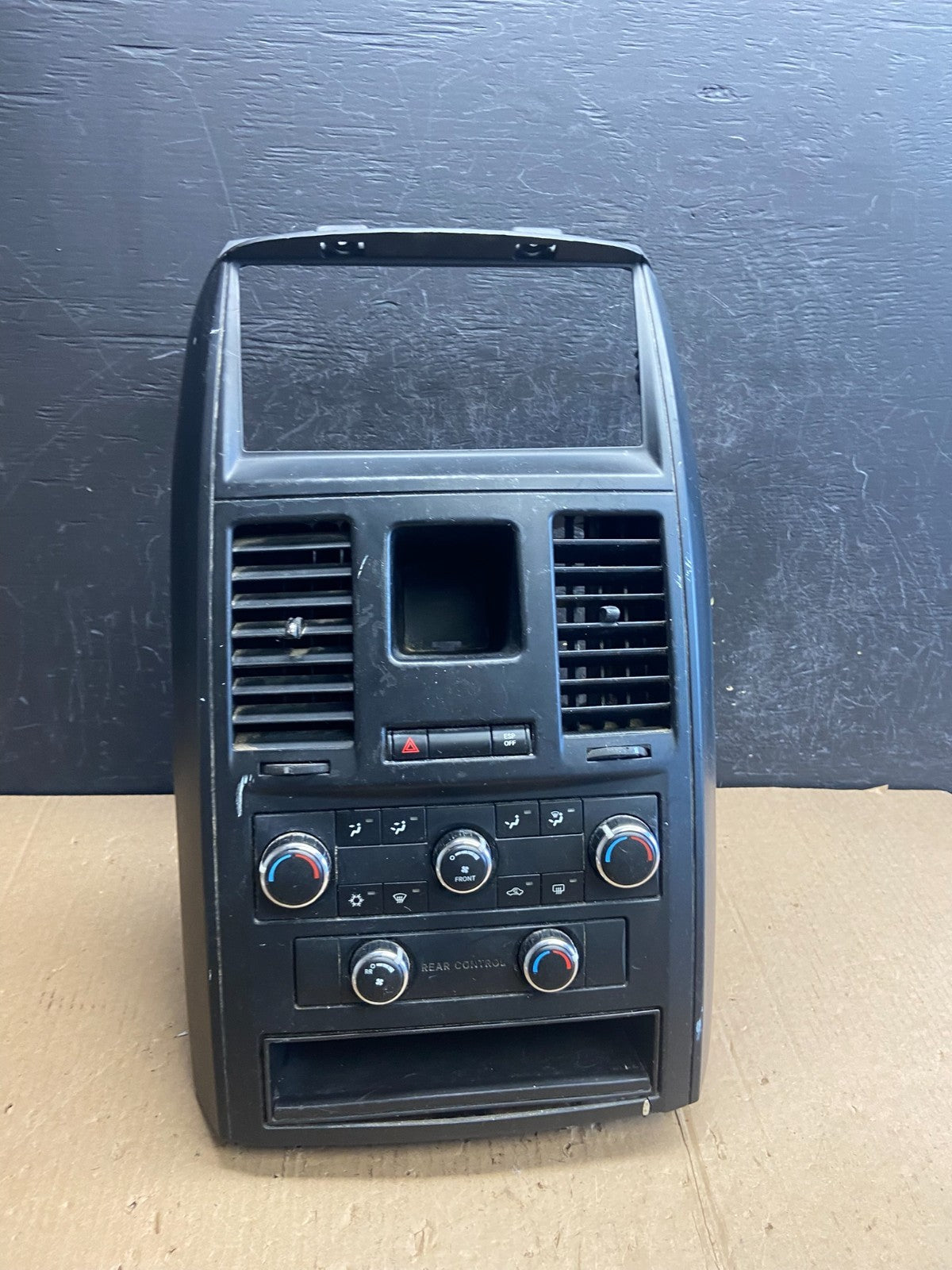 2008-2010 Chrysler Town Country Climate Control Panel Center Dash Trim AE3964 DG0