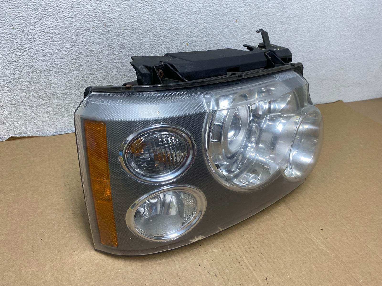 2006-2009 Land Rover Range Rover Right Passenger Xenon Headlight AG1982 DW2