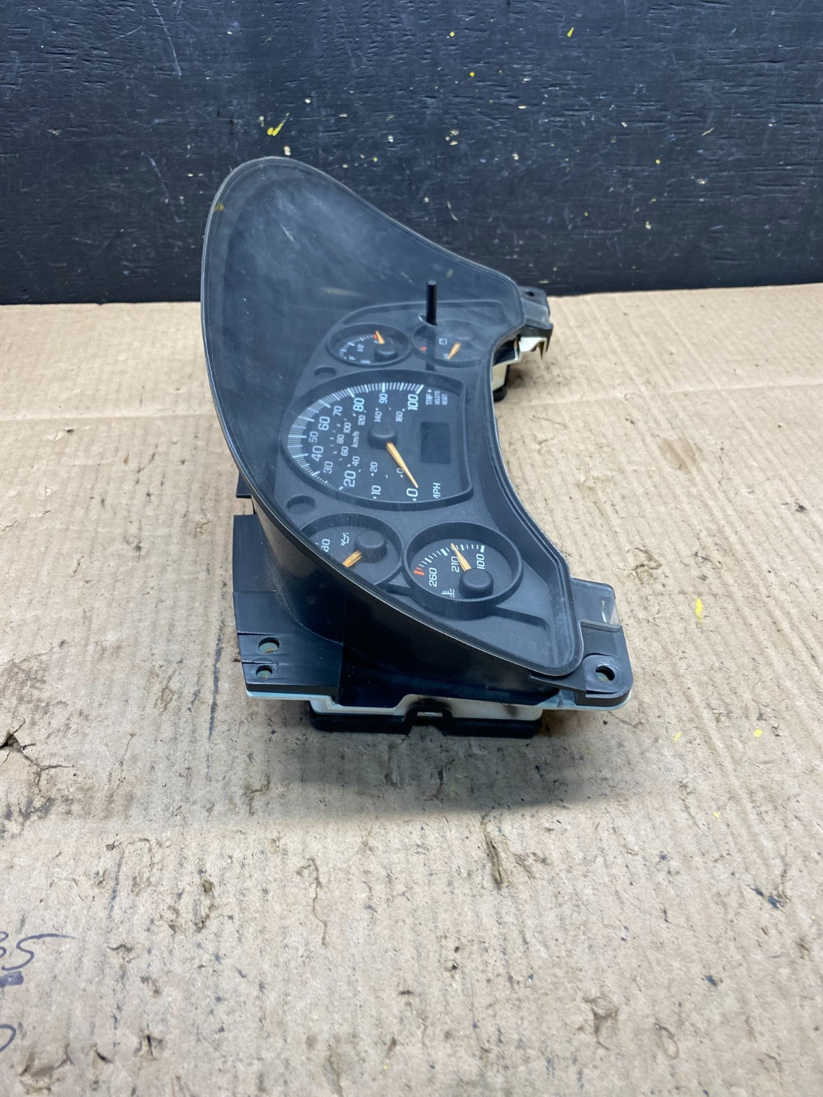 2004 to 2007 Chevrolet Express Speedometer Cluster Gauge OEM p3562 DG1