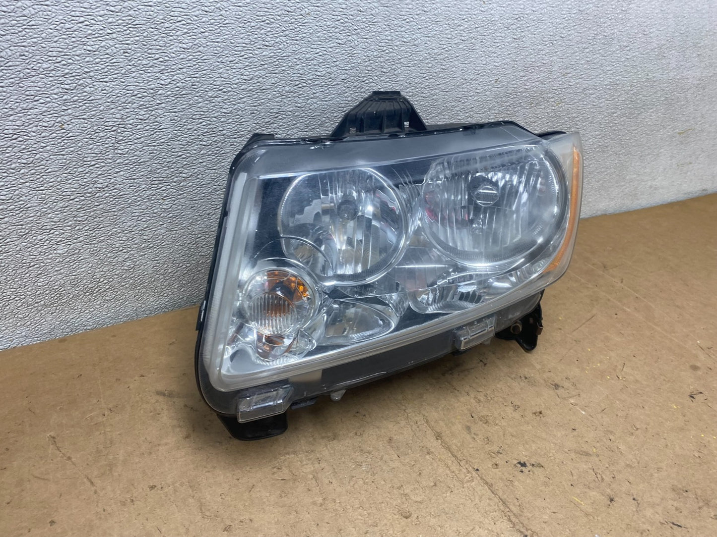 2011 to 2013 Jeep Grand Cherokee Halogen Left Driver Lh Headlight Oem X7271 DW2