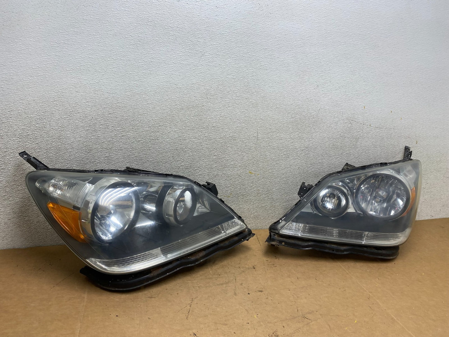 2005 2006 2007 Honda Odyssey Left+Right Set Halogen Headlights X4872 DW2