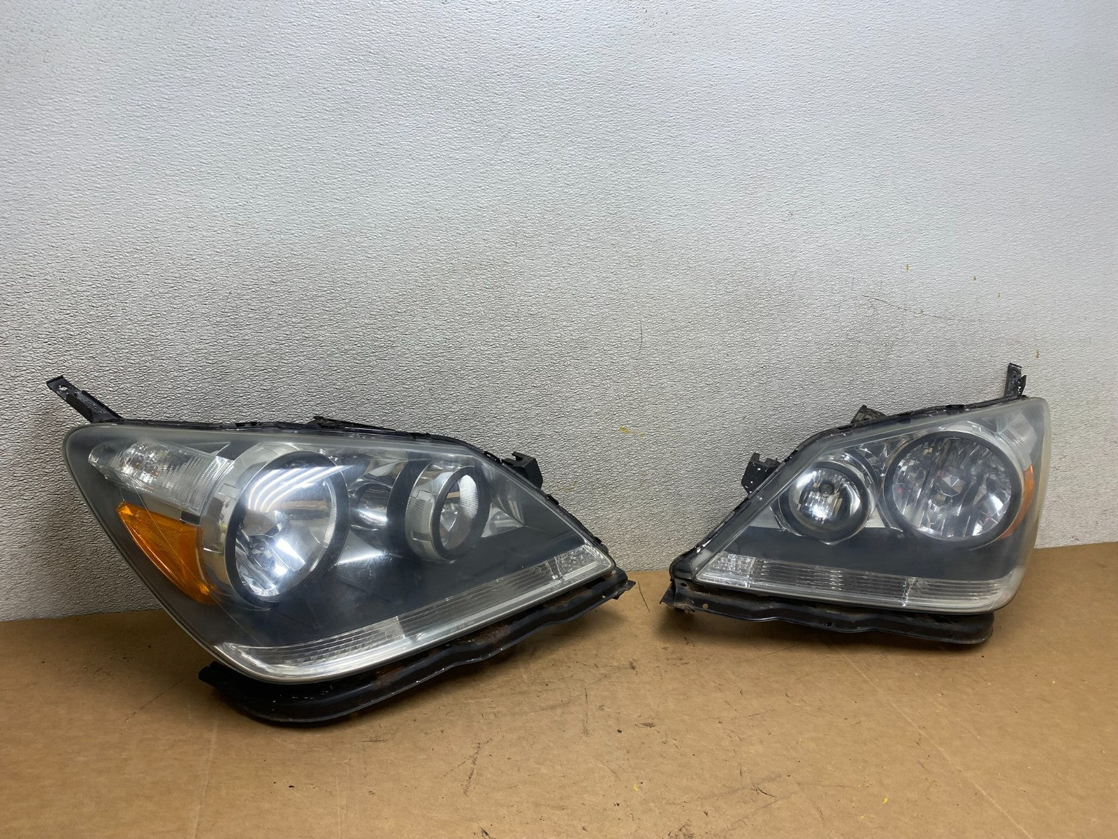 2005 2006 2007 Honda Odyssey Left+Right Set Halogen Headlights X4872 DW2