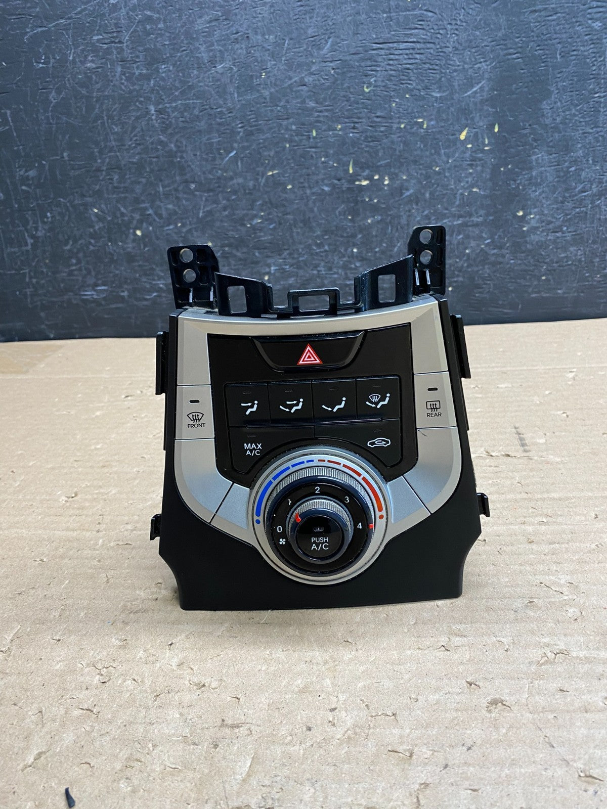 2011 - 2013 Hyundai Elantra Center Heater A/C AC Climate Control Panel ag6420 DG0