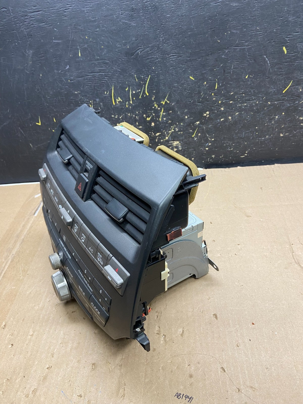2008 - 2012 Honda Accord Front Radio Control AM./FM CD Climate Control ab2011 DG2