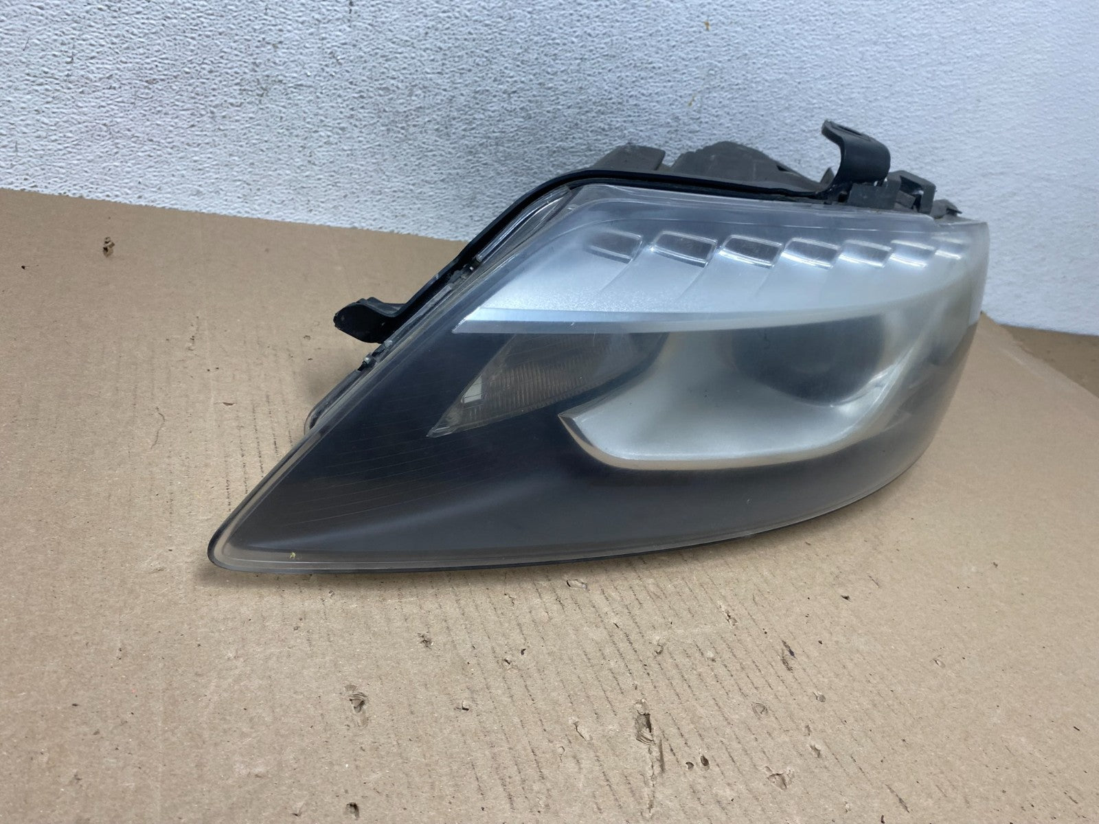 2010 to 2015 Audi Q7 Left Driver Side Xenon HID Headlight 4L0941003AL AE7216 DW2