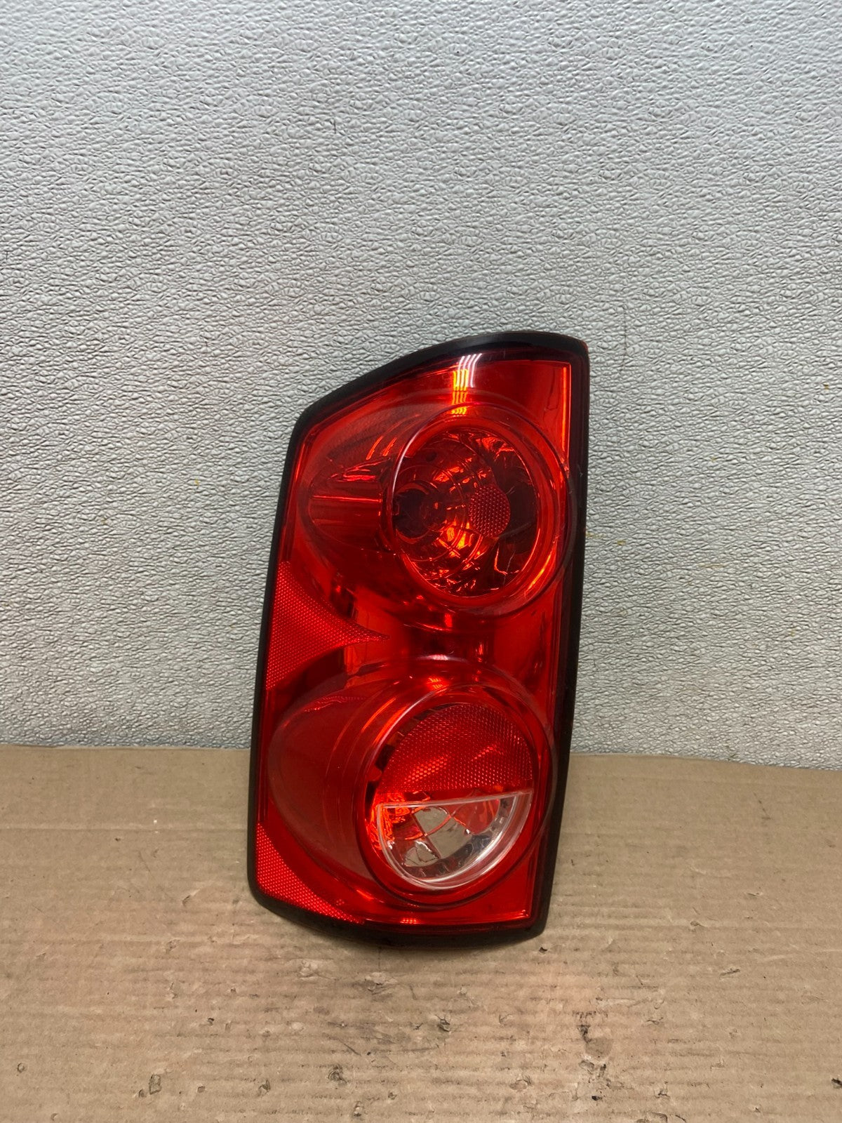 2007 - 2009 Dodge Ram 1500 2500 Left Driver Lh Side Tail Light AA9371 LK0