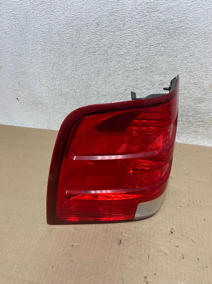 2003 2004 2005 2006 Ford Expedition Left Driver Lh Tail light AI1425 LK2