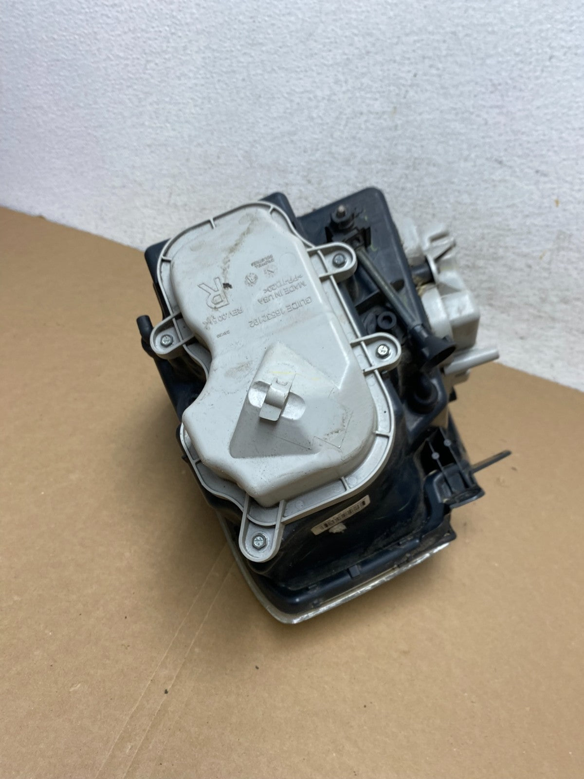 2005 - 2011 Cadillac STS Right Passenger RH Side Xenon Headlight AD7842 DW8