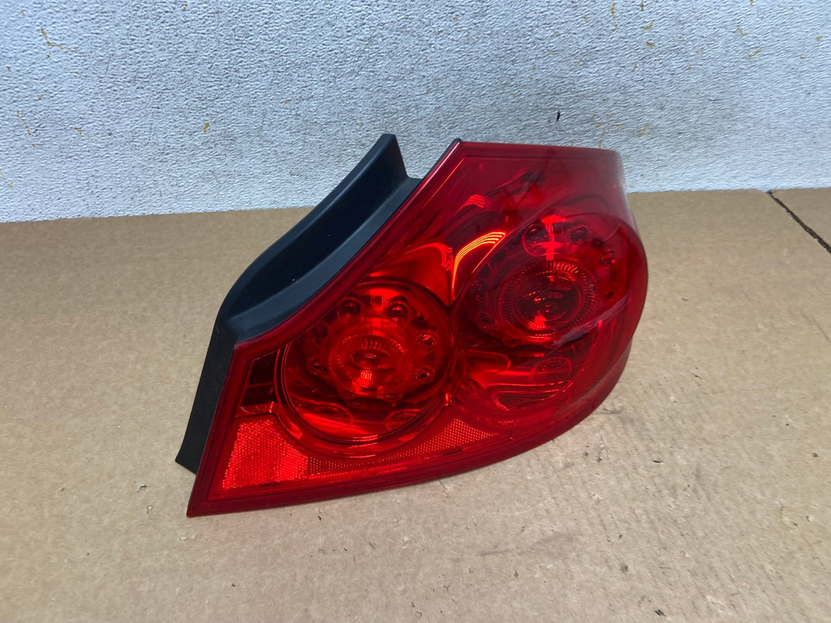 2007 to 2013 Infiniti G35 G37 Sedan Right Passenger Rh Tail Light AI3332 LK2