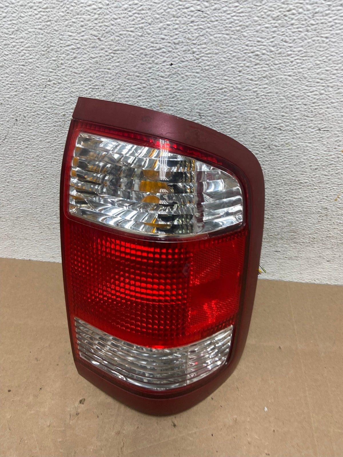 1999 to 2004 Nissan Pathfinder Right Passenger Rh Side Tail light AE5072 LK0