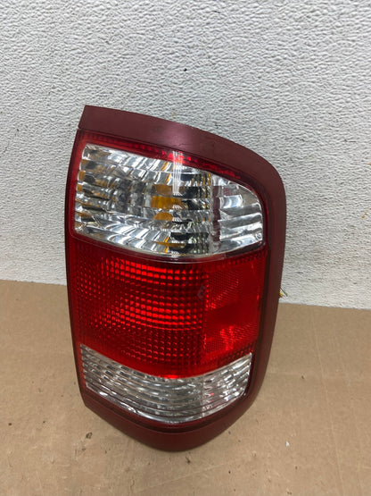 1999 to 2004 Nissan Pathfinder Right Passenger Rh Side Tail light AE5072 LK0
