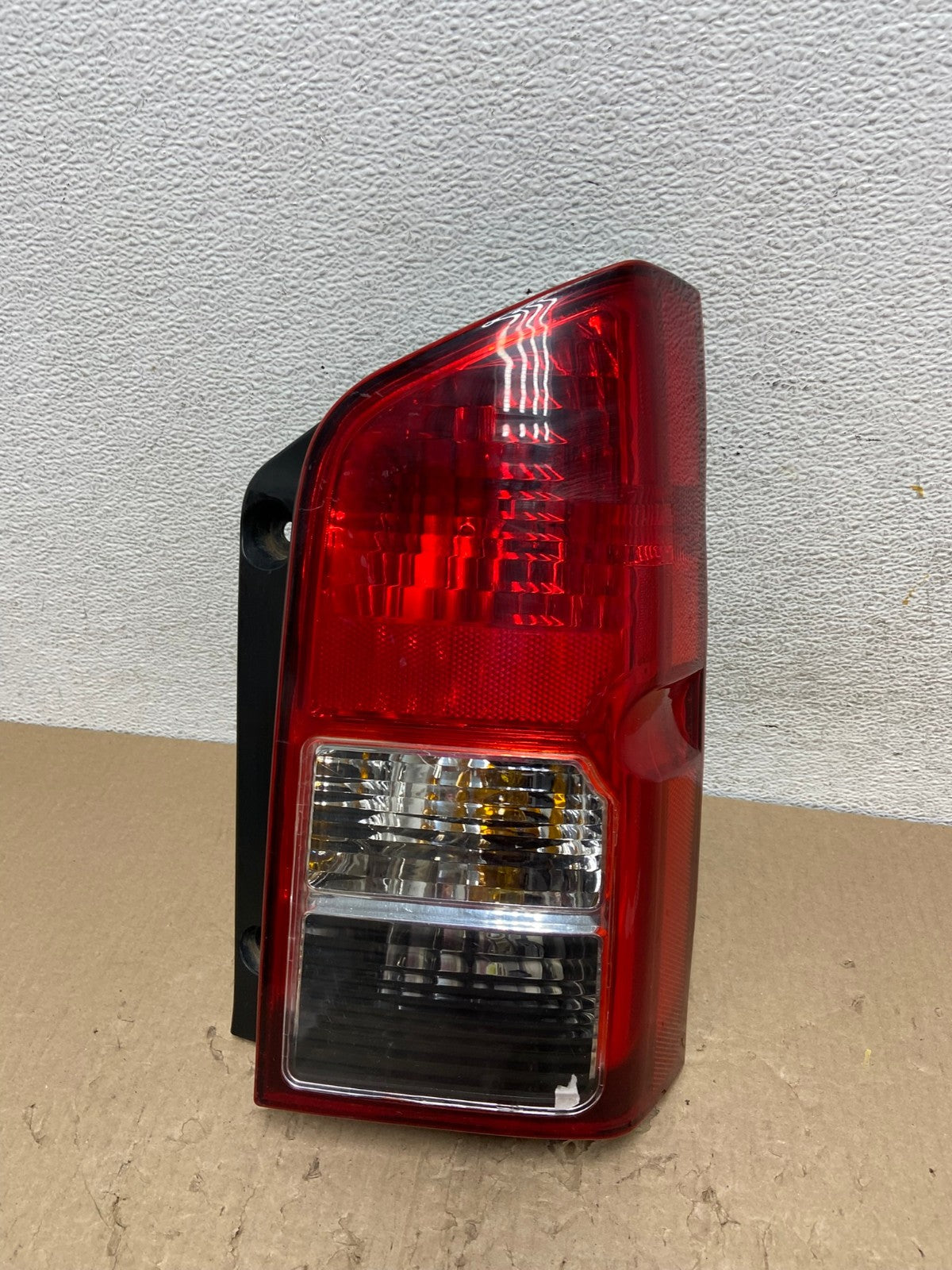2005 to 2012 Nissan Pathfinder Right Passenger RH Side Tail Light AE9789 LK0