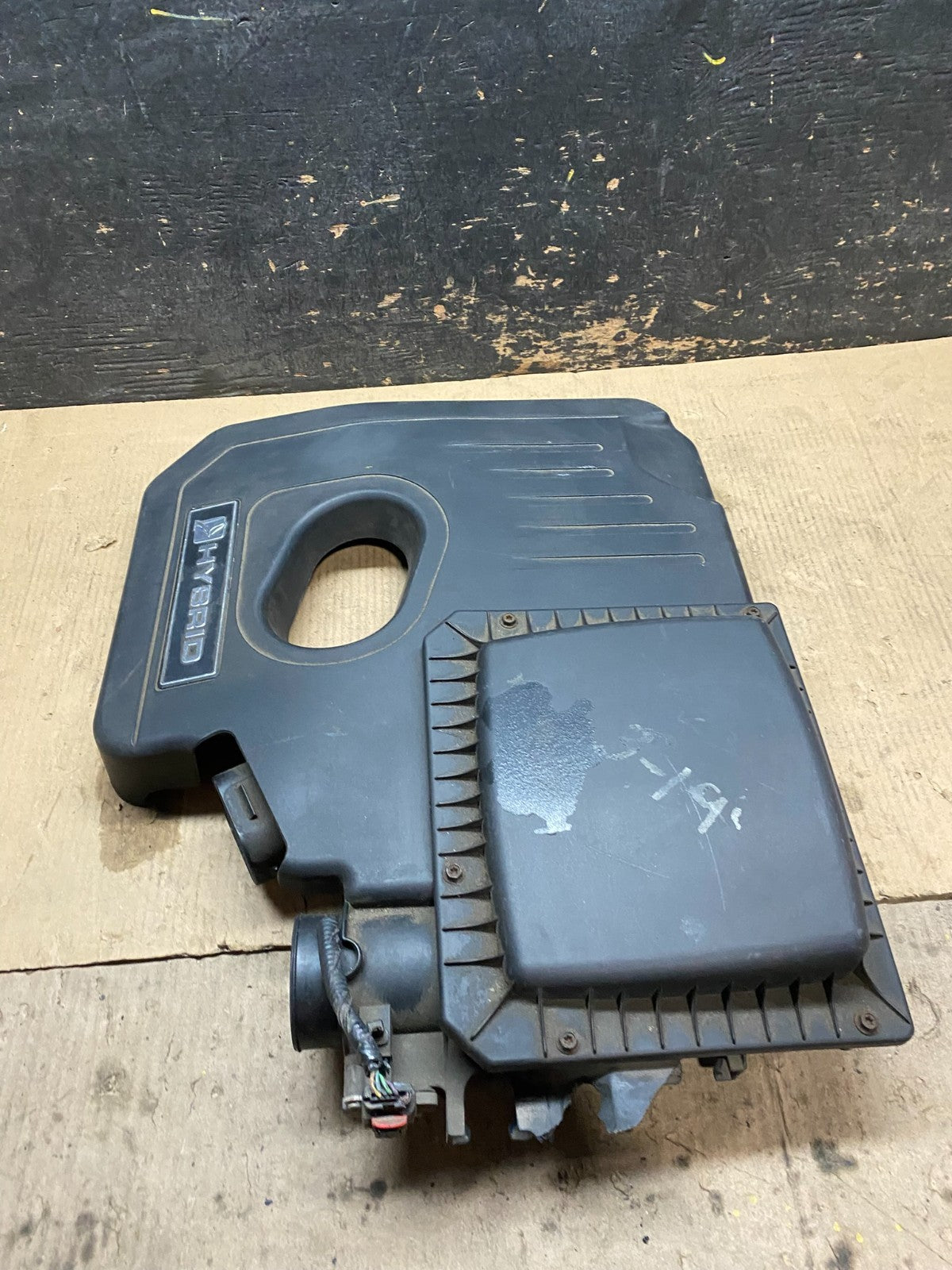 2013 to 2020 Ford Fusion Engine Motor Cover Shield  Black X3183 DG2