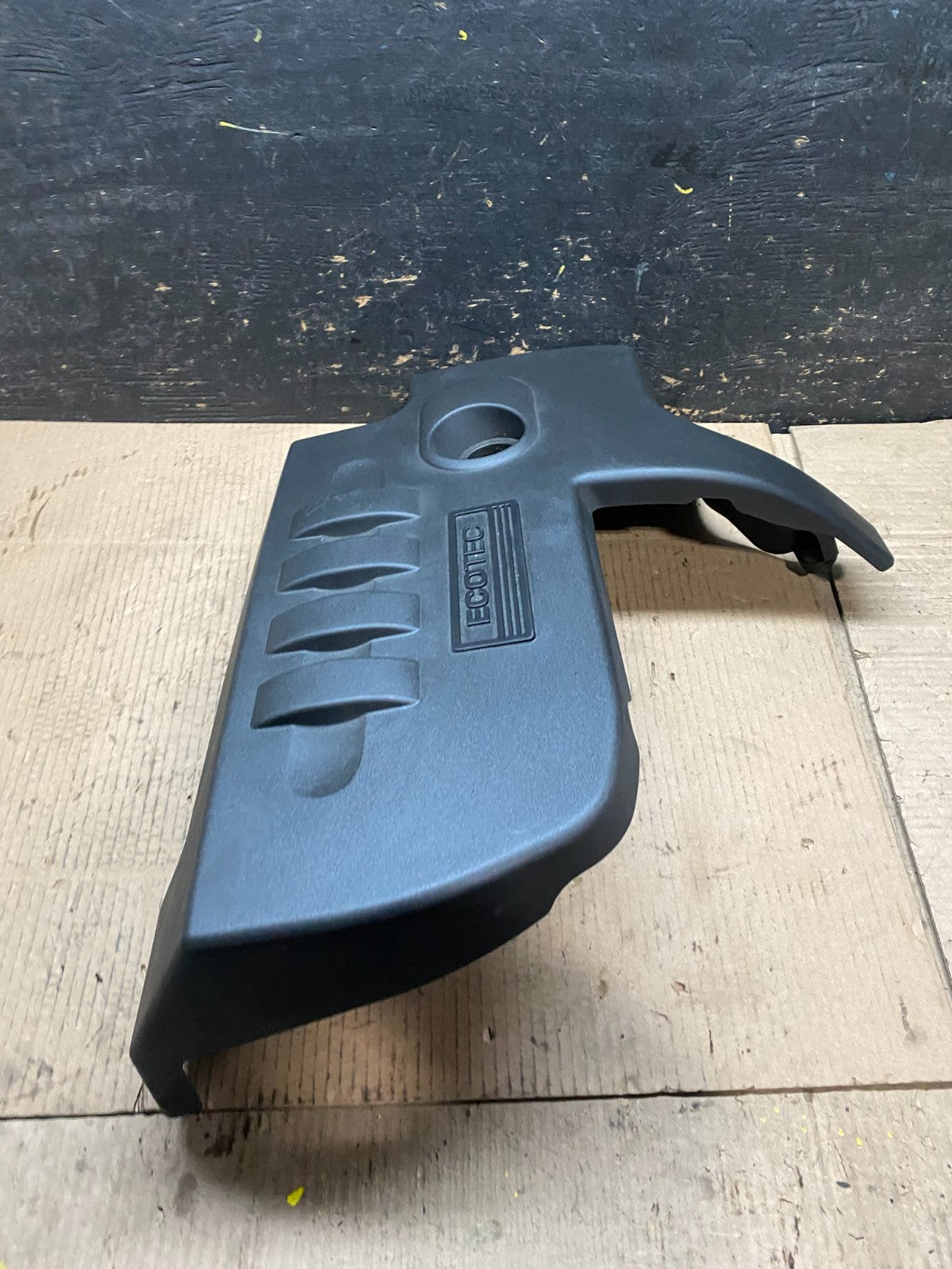2005 Saturn Ion Engine Motor Cover OEM w5608 DG3