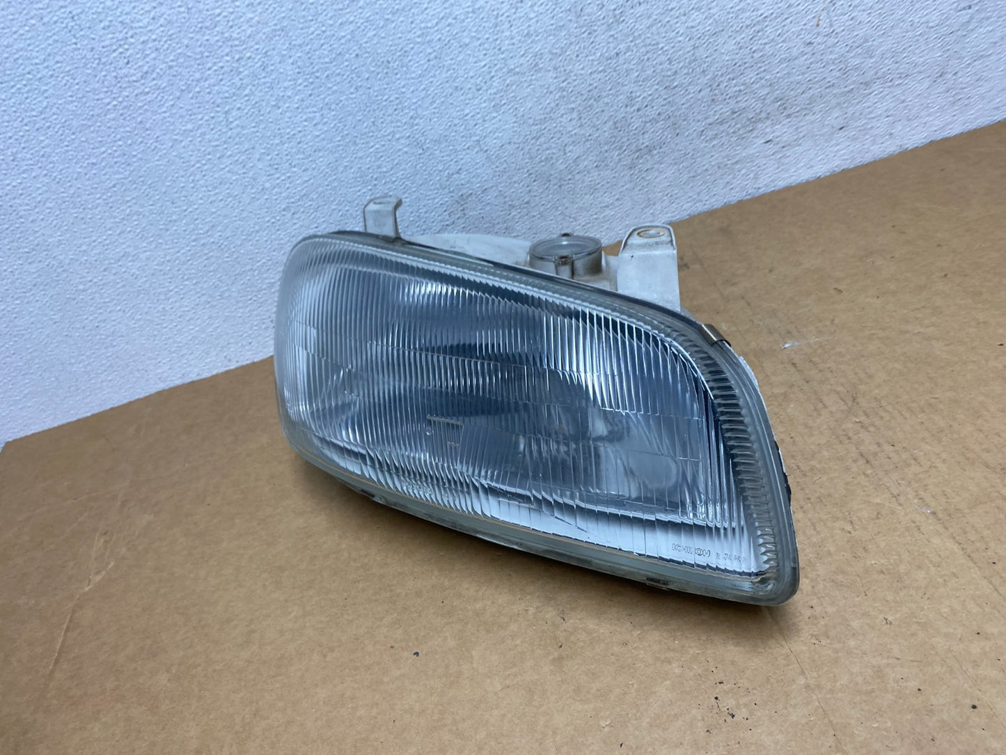 1994 to 1998 Toyota Rav4 Right Passenger Rh Side Halogen Headlight AD4477 DG1