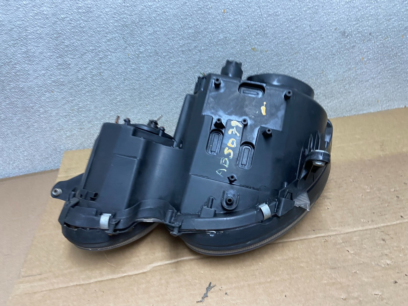 2003-2006 Mercedes E E320 E350 Class Right Passenger Halogen Headlight AB5079 DW6