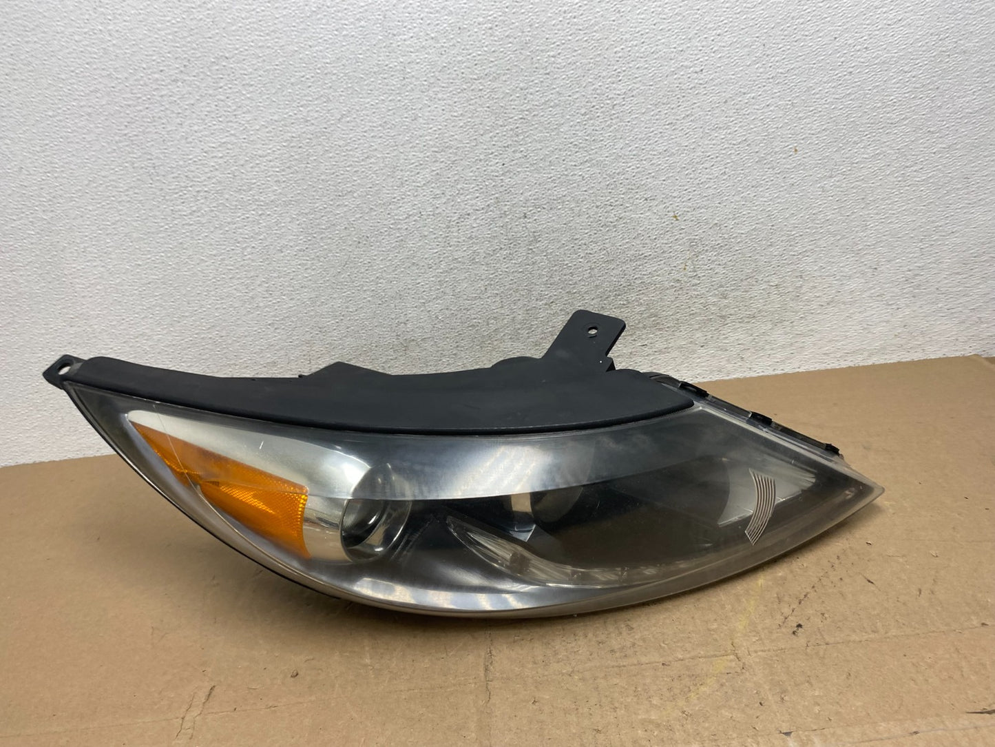 2010 2012 Kia Sportage Passenger Right Side Halogen Headlight AE6873 DG0
