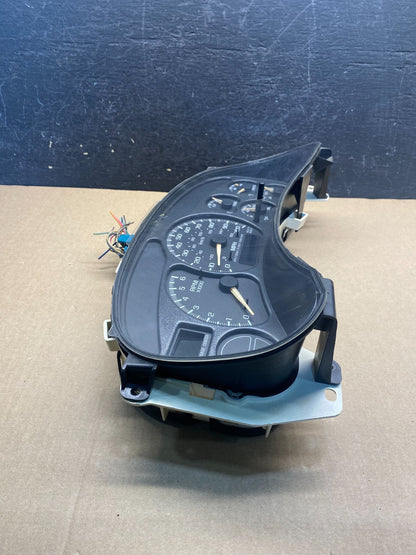 2002 GMC Yukon Speedometer Cluster Gauge AG3862 DG1