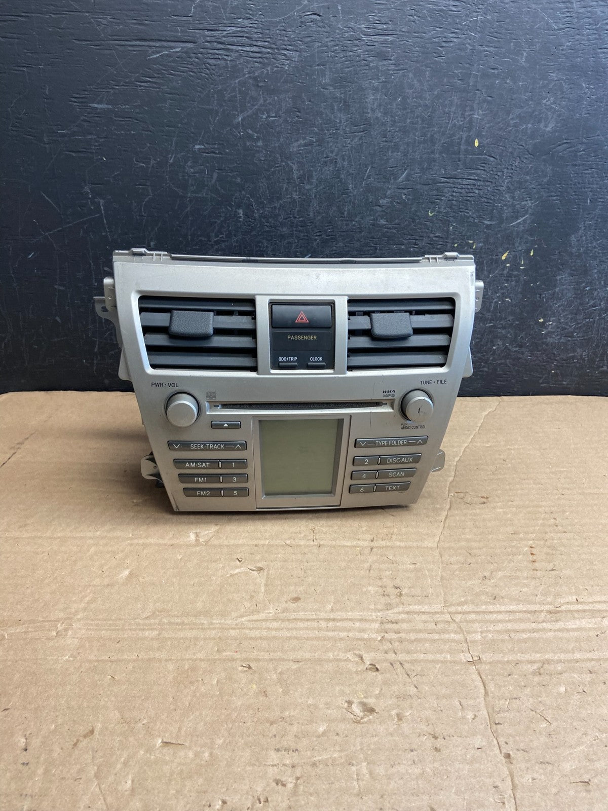 2009 - 2012 Toyota Yaris Radio Stereo CD Player Receiver W/ Air Vents AF1968 DG0