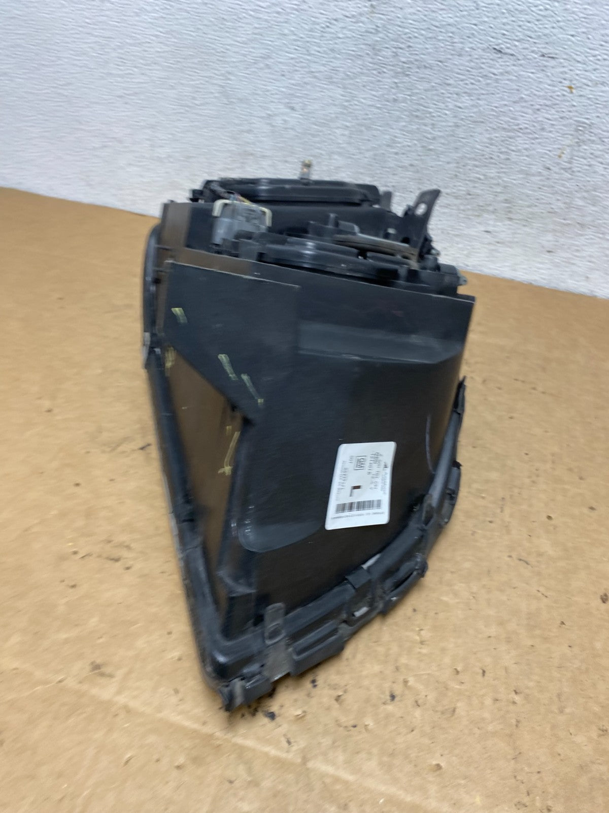 2000 to 2005 Cadillac Deville Left Driver LH Side Headlight AD5233 DW8