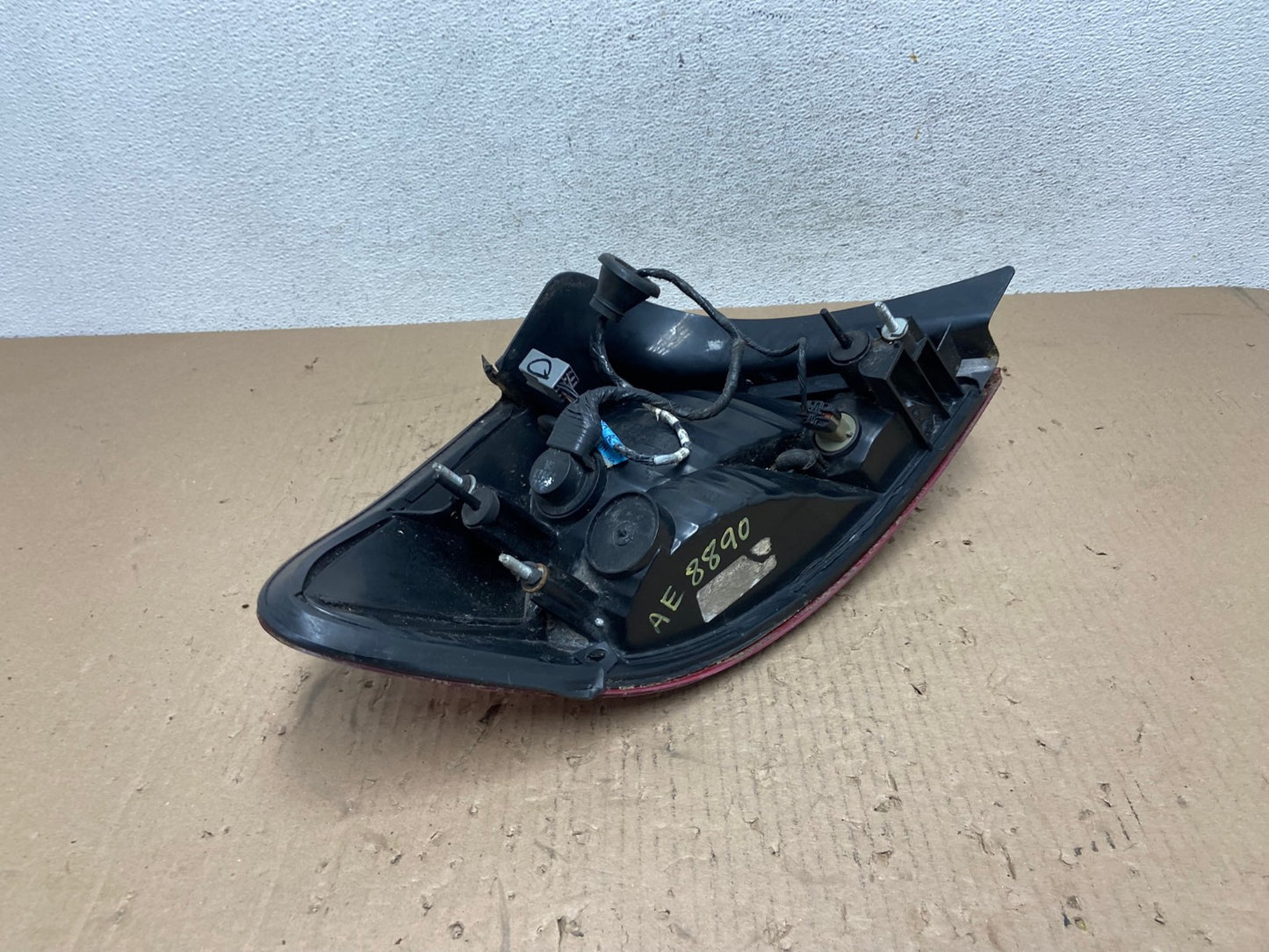 2000 to 2003 Ford Taurus Right Passenger Rh Side Tail Light AE8890 LK6
