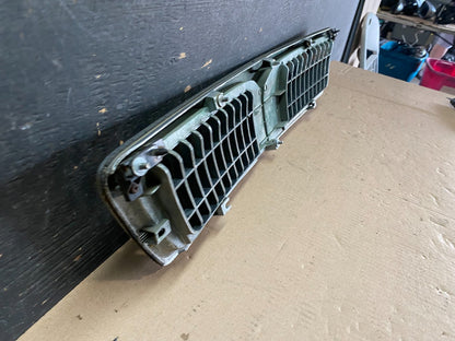 1996 to 1999 Infiniti i30 Front Upper Grill Grille OEM OEM P5920 DG6