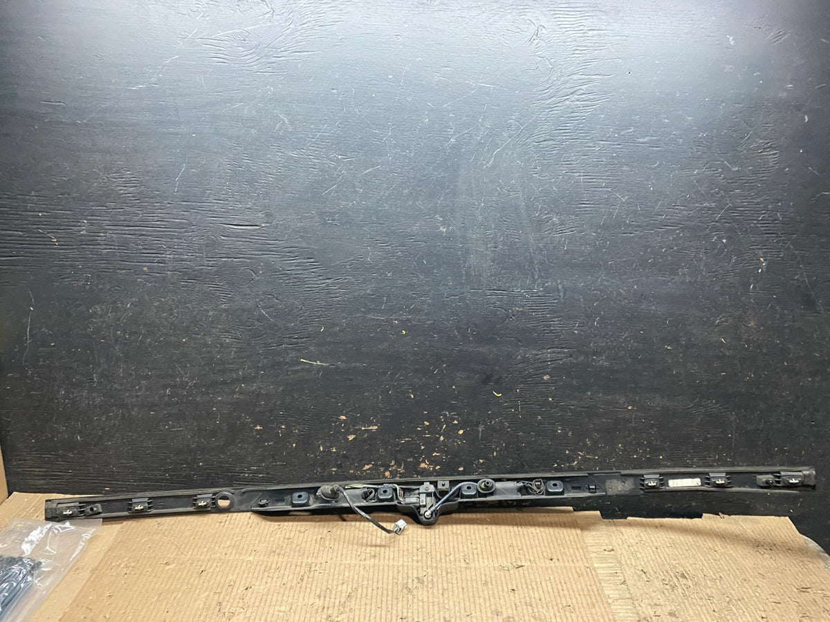 2016 - 2019 Ford Explorer Interceptor Rear Tailgate Molding With Camera W6113 DG7