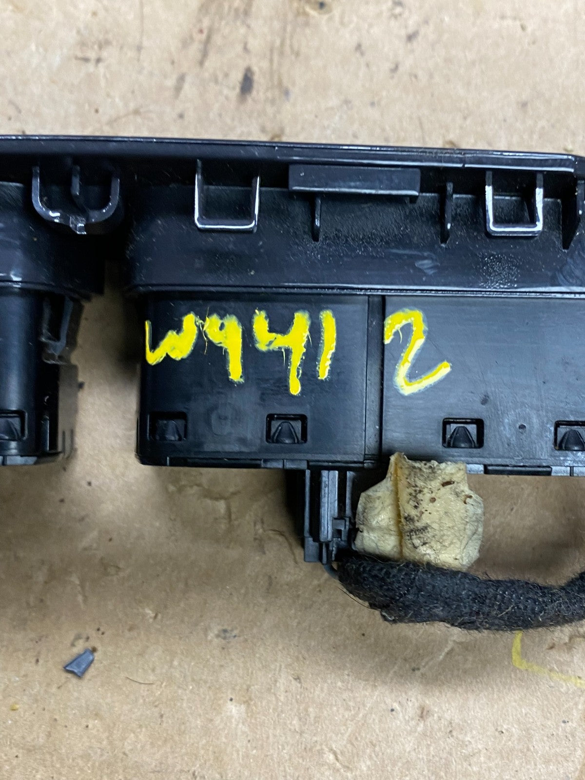 2013 to 2016 Ford Escape Climate Control Trim Panel W/ Switches w9412 DG6