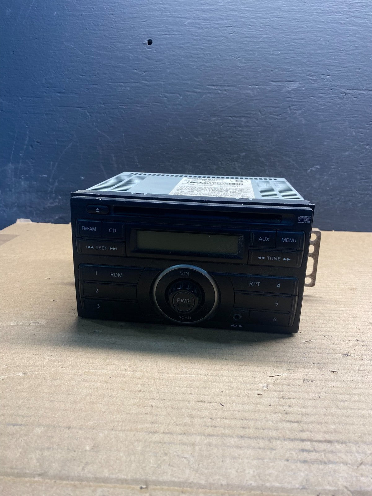 2012 to 2017 Nissan NV1500 NV2500 Radio AM FM CD Player Receiver AC6856 DG0