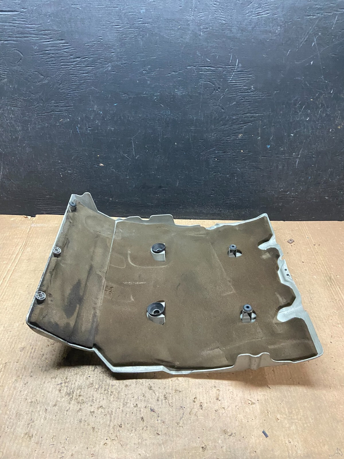 1997 to 2004 Cadillac Deville Seville Northstar Engine Motor Cover H6873 DG16