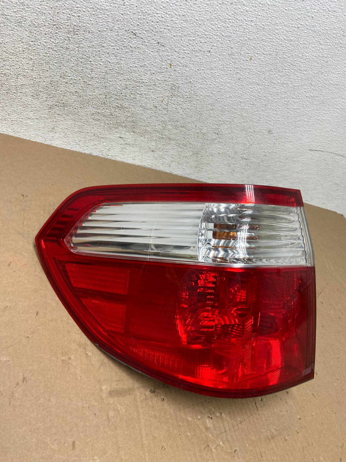 2005 2006 2007 Honda Odyssey Left Driver LH Side Tail Light AD67681 LK2