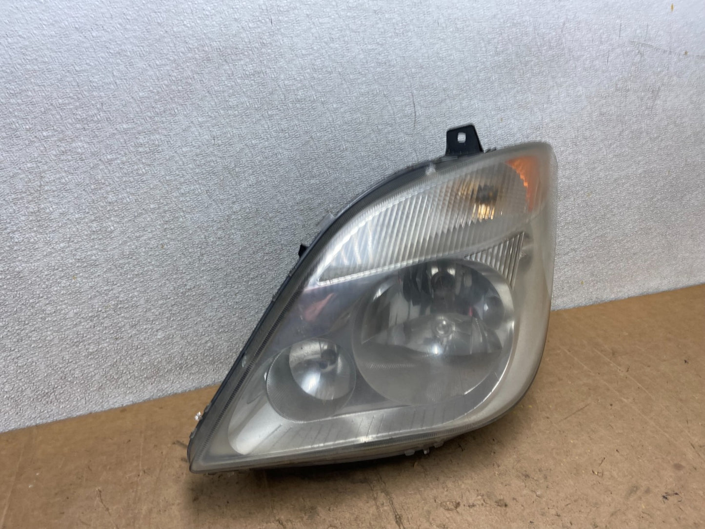 2007 to 2013 Mercedes Sprinter Headlight Left Driver Side Halogen Oem X9017 DW2