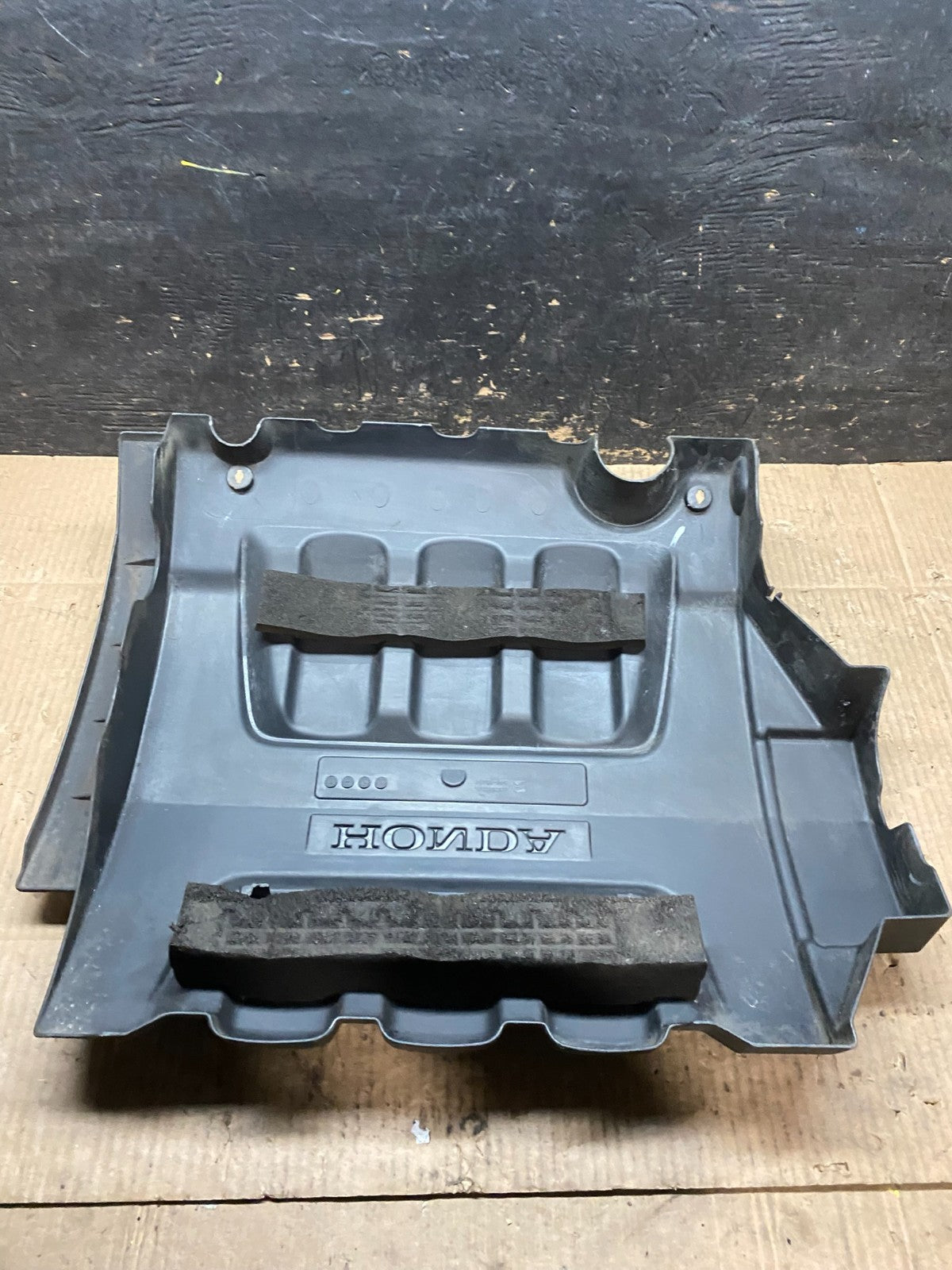 2005 to 2007 Honda Odyssey Black Engine Cover T9552 DG4