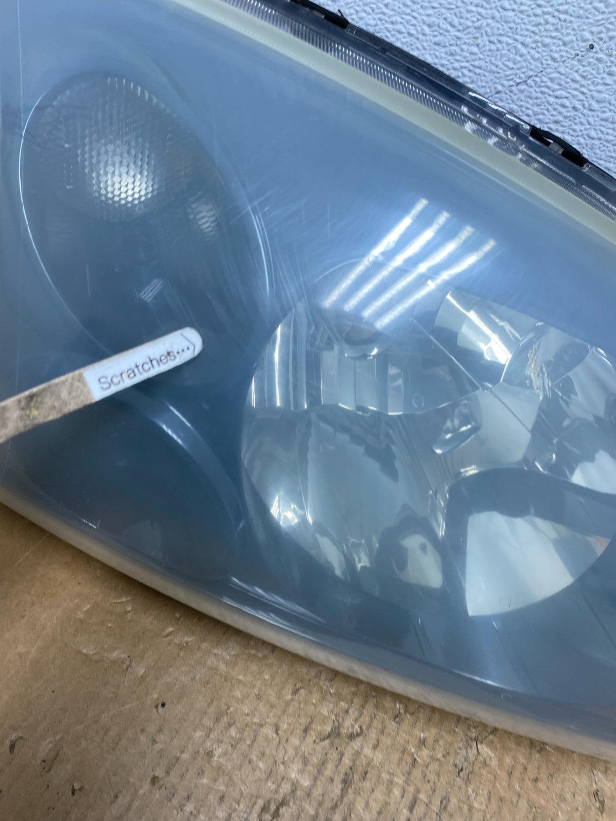2004 to 2009 Mitsubishi Galant Left+Right Headlights Halogen AE1618 DW3