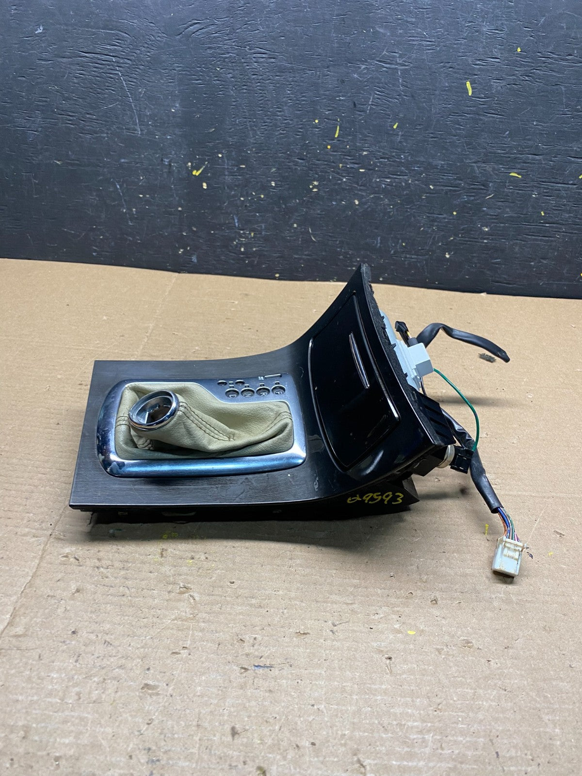 2011 to 2019 Infiniti M37 M56 Dash Center Console Storage Shifter Floor Q9593 DG4