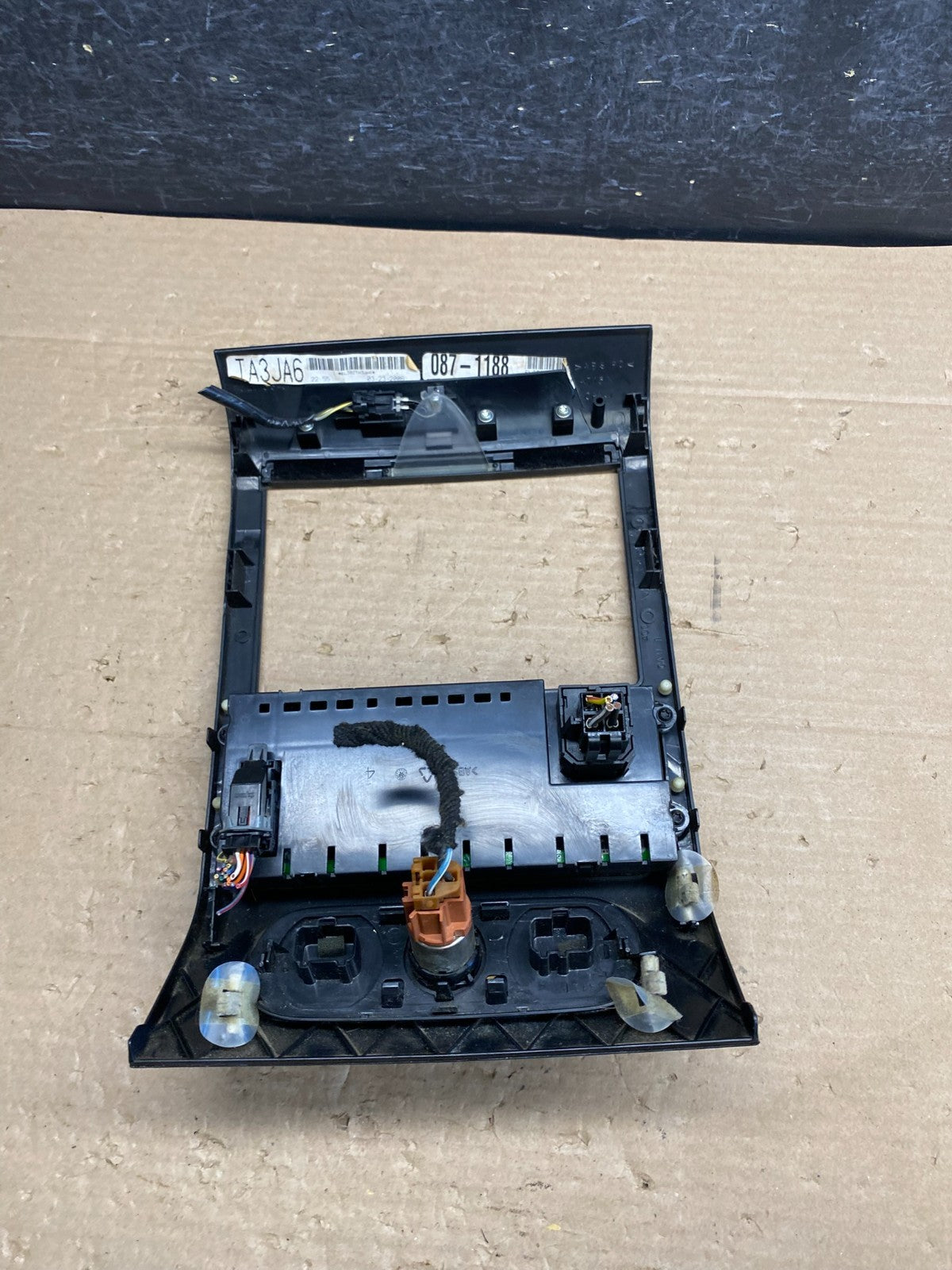 2004 to 2008 Ford F150 Radio Climate Dash Bezel Surround Black AG8374 DG4