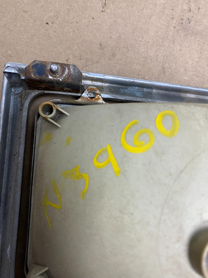 1980 to 1989 Lincoln Town Car Left Or Right HeadLight E0VB-130520-AH N39607