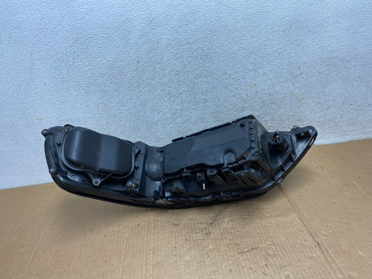 2005 to 2011 Lincoln Town Car Right Passenger Rh Side Headlight AI4643 DW6