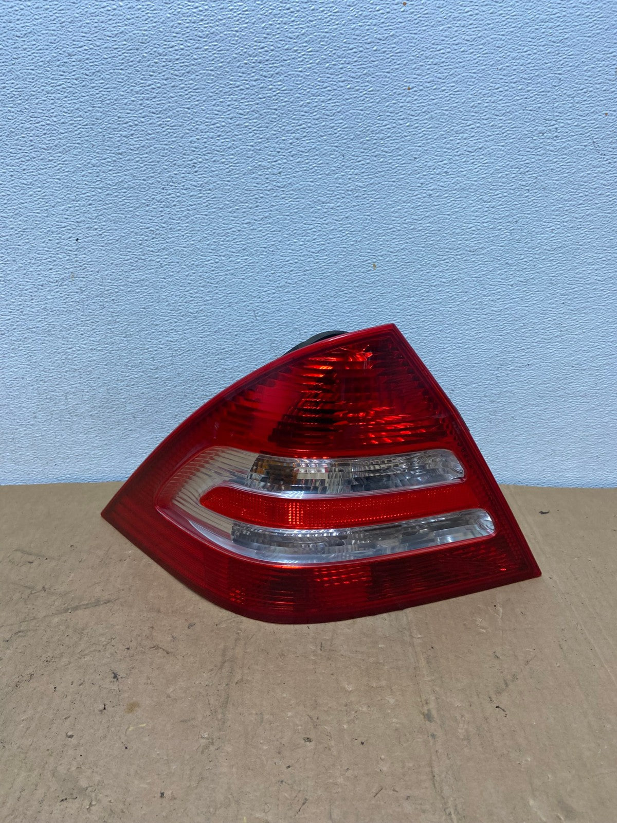 2005-2007 Mercedes-Benz C230 C240 W203 C-Class Left Driver Tail Light AC8652 LK0
