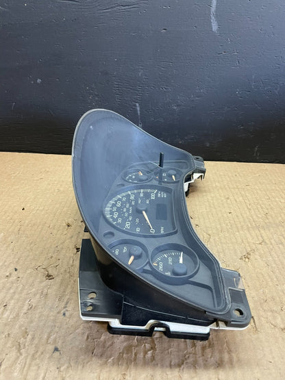 2003 to 2007 Chevrolet Express Speedometer Cluster Gauge 25755008 AB3303 DG3